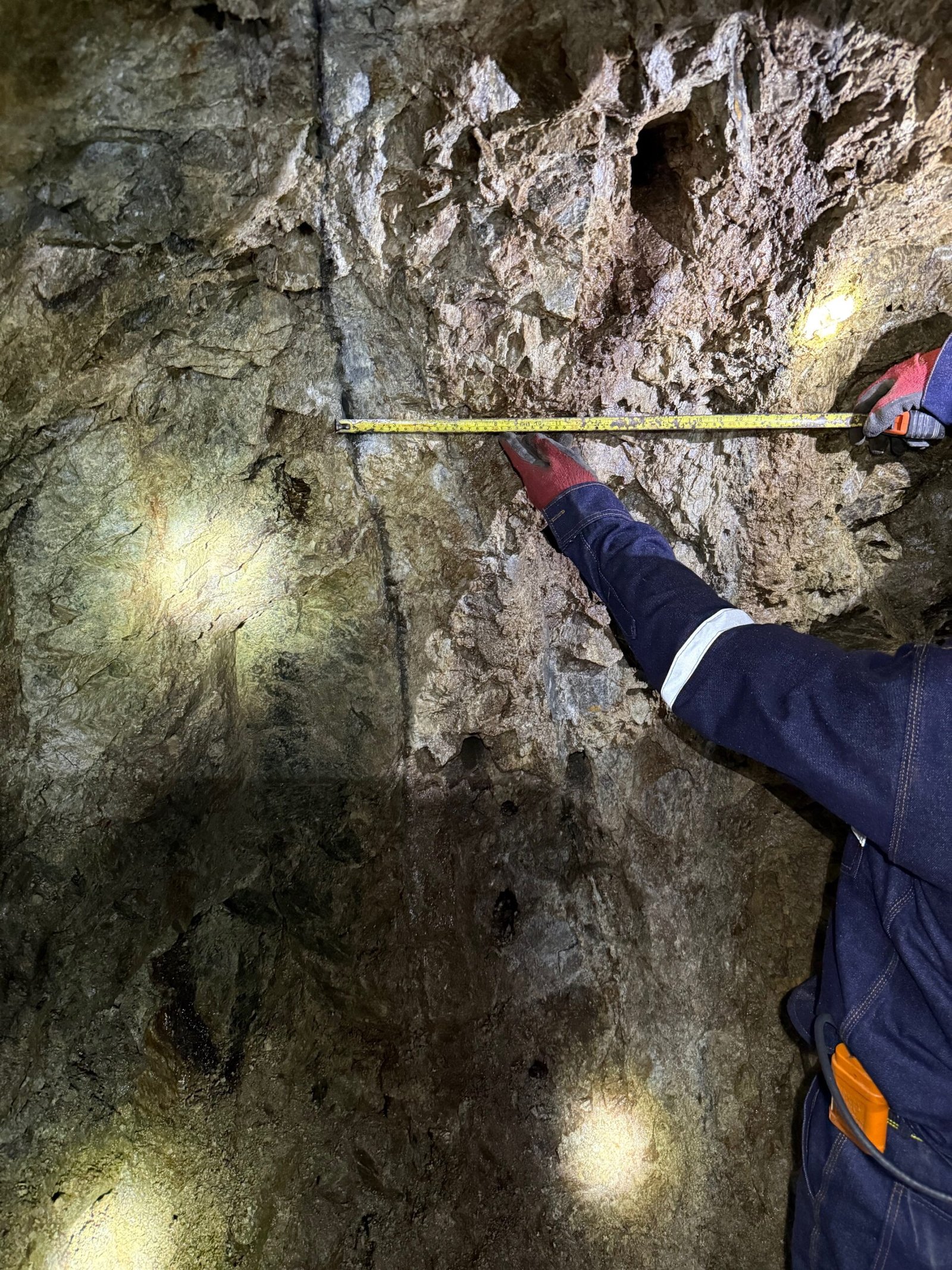 A vein exposure measured underground at the Mercedes project